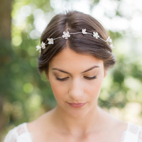 Délicate couronne de mariage : un accessoire cheveux de mariage trouvé chez La Belle & le Barbu 